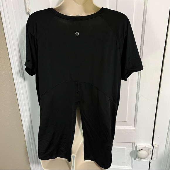 Lululemon Black Split Back Flyaway Tee Shirt T-Shirt Size 8 R2 - Picture 2 of 6